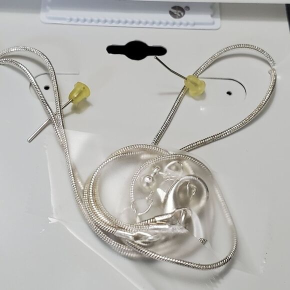 Signature NYC silver tone shimmery stone matching earring and necklace set - Picture 6 of 13